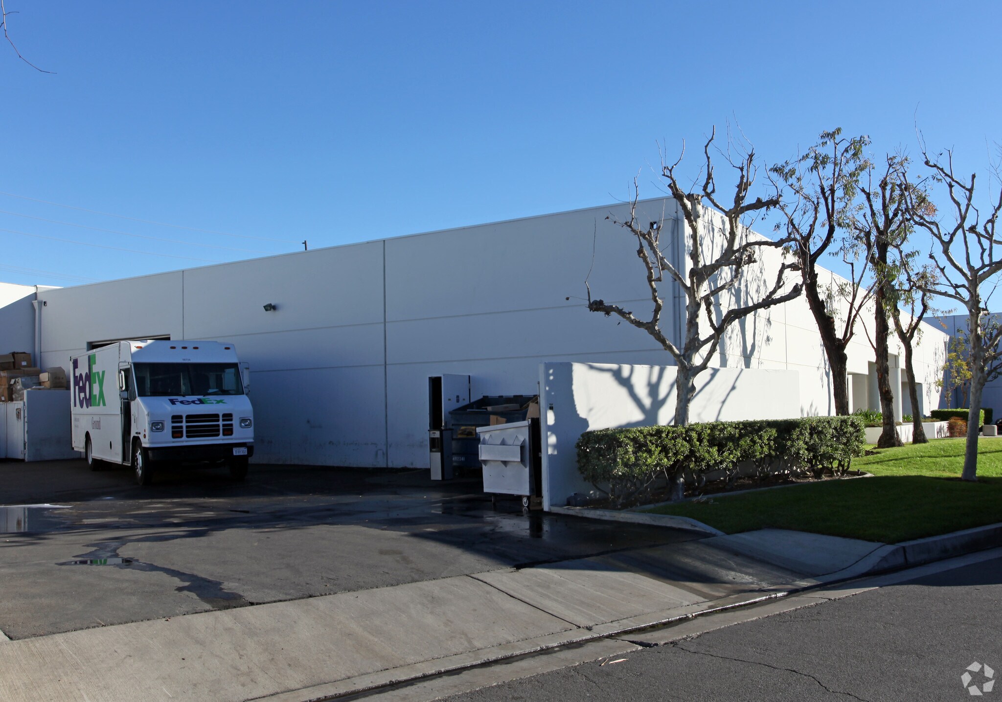 1847 W Business Center Dr, Orange, CA à vendre Photo du bâtiment- Image 1 de 8