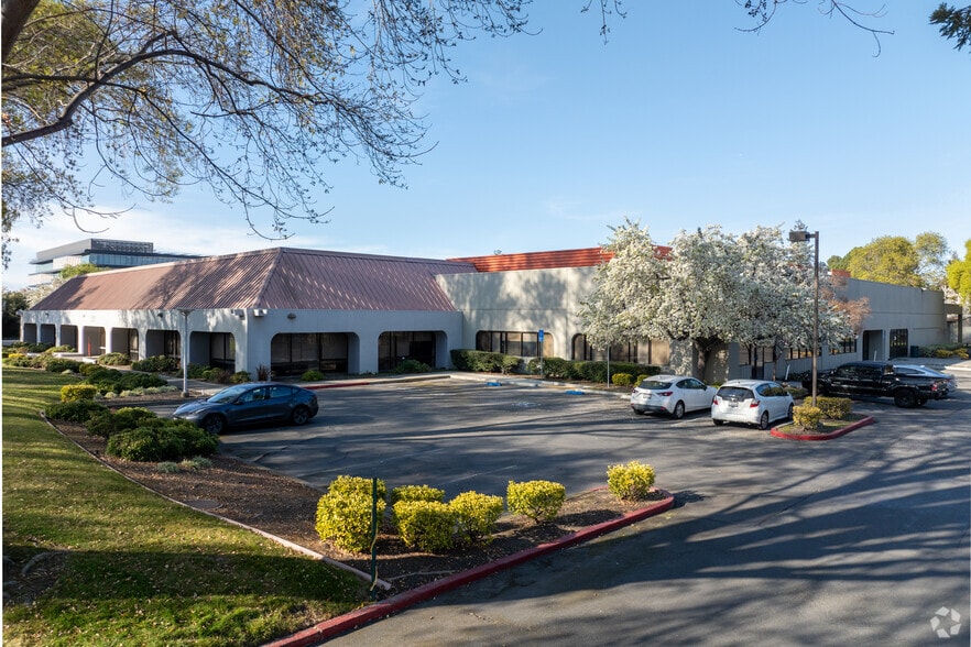 217 Humboldt Ct, Sunnyvale, CA for lease - Primary Photo - Image 1 of 11