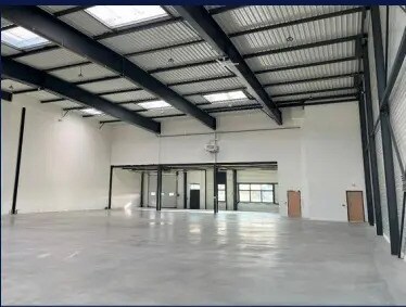 Flex in Saint-Priest for lease - Building Photo - Image 3 of 7