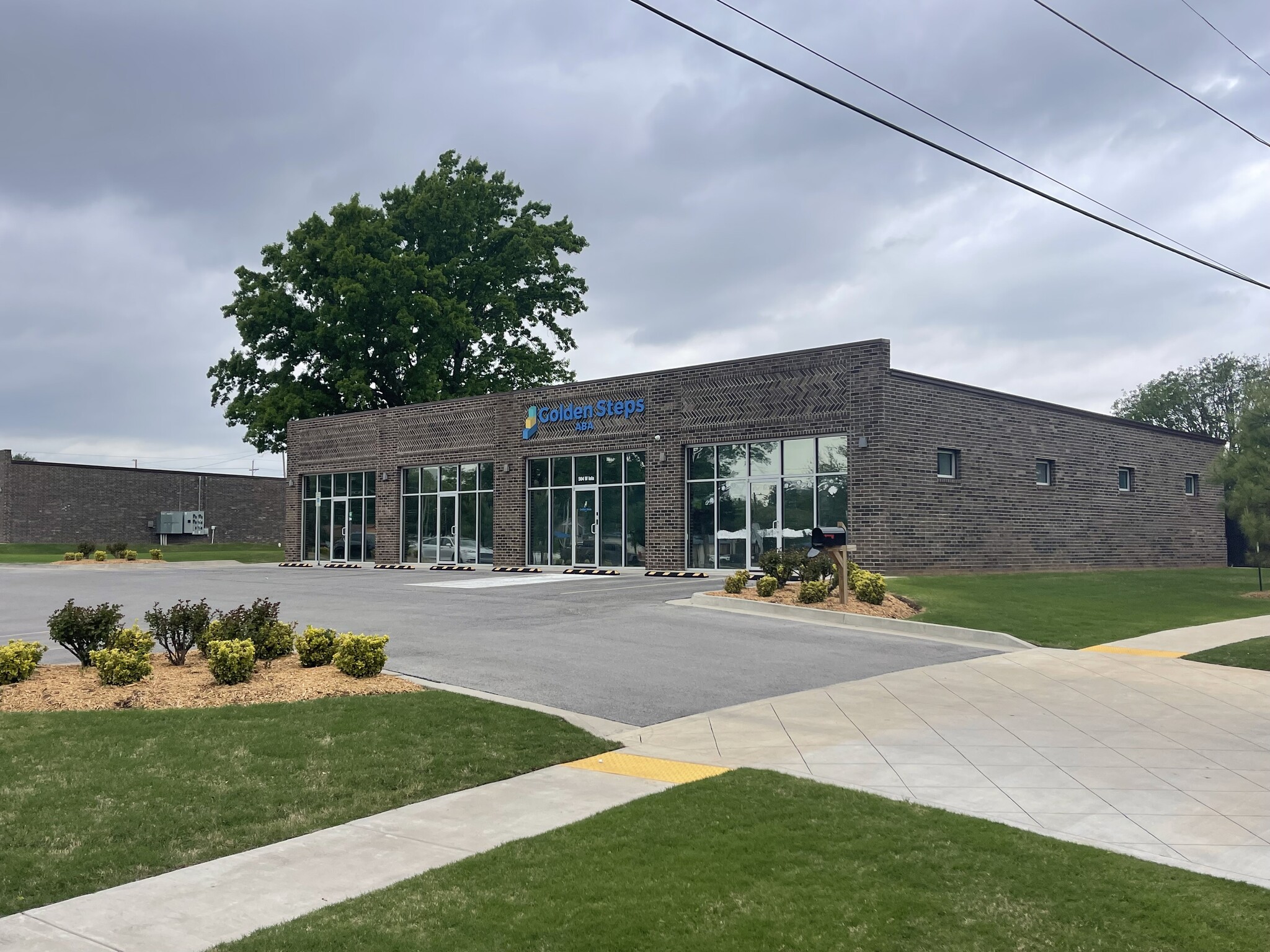 504 W Iola St, Broken Arrow, OK for sale Primary Photo- Image 1 of 6