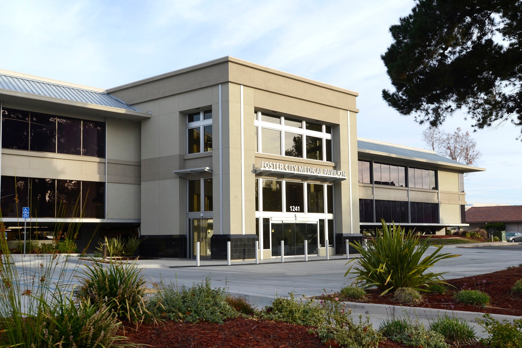 1241 E Hillsdale Blvd, Foster City, CA à louer Photo principale- Image 1 de 17