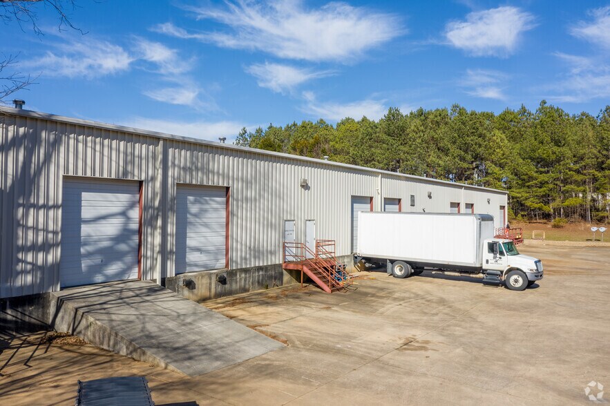 355 Brogdon Rd, Suwanee, GA à louer - Photo du bâtiment - Image 3 de 4