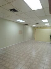 5537 N State Road 7, North Lauderdale, FL à louer Photo intérieure- Image 1 de 7