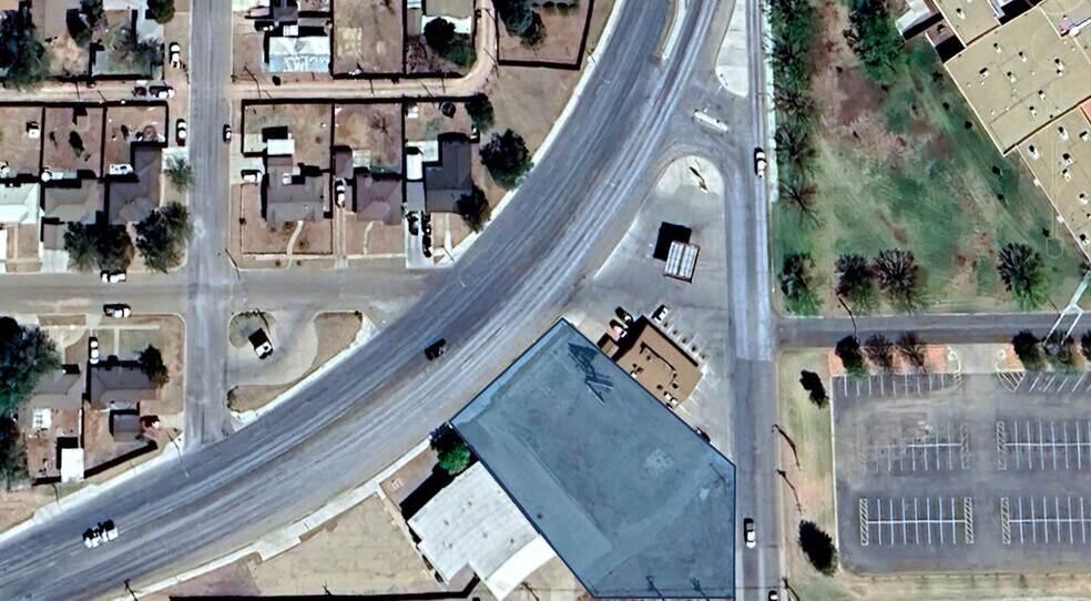 106 Clubview dr, Levelland, TX à vendre - Photo du bâtiment - Image 2 de 6