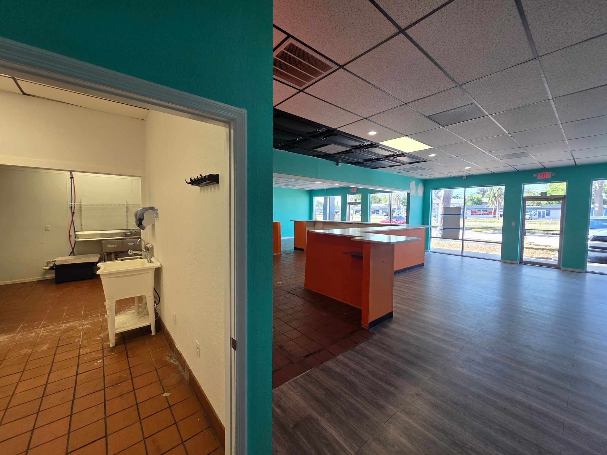 4201 62nd Ave N, Pinellas Park, FL for lease Interior Photo- Image 1 of 9
