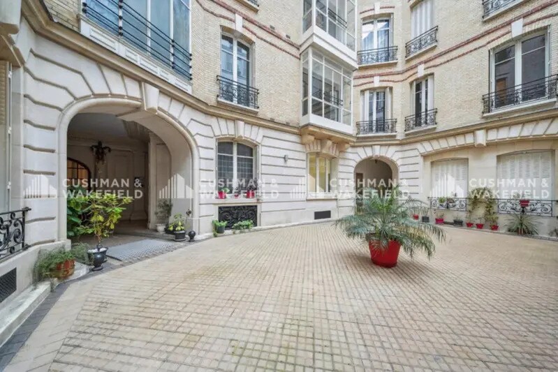 6 Rue De Madrid, Paris à louer - Photo du bâtiment - Image 3 de 9