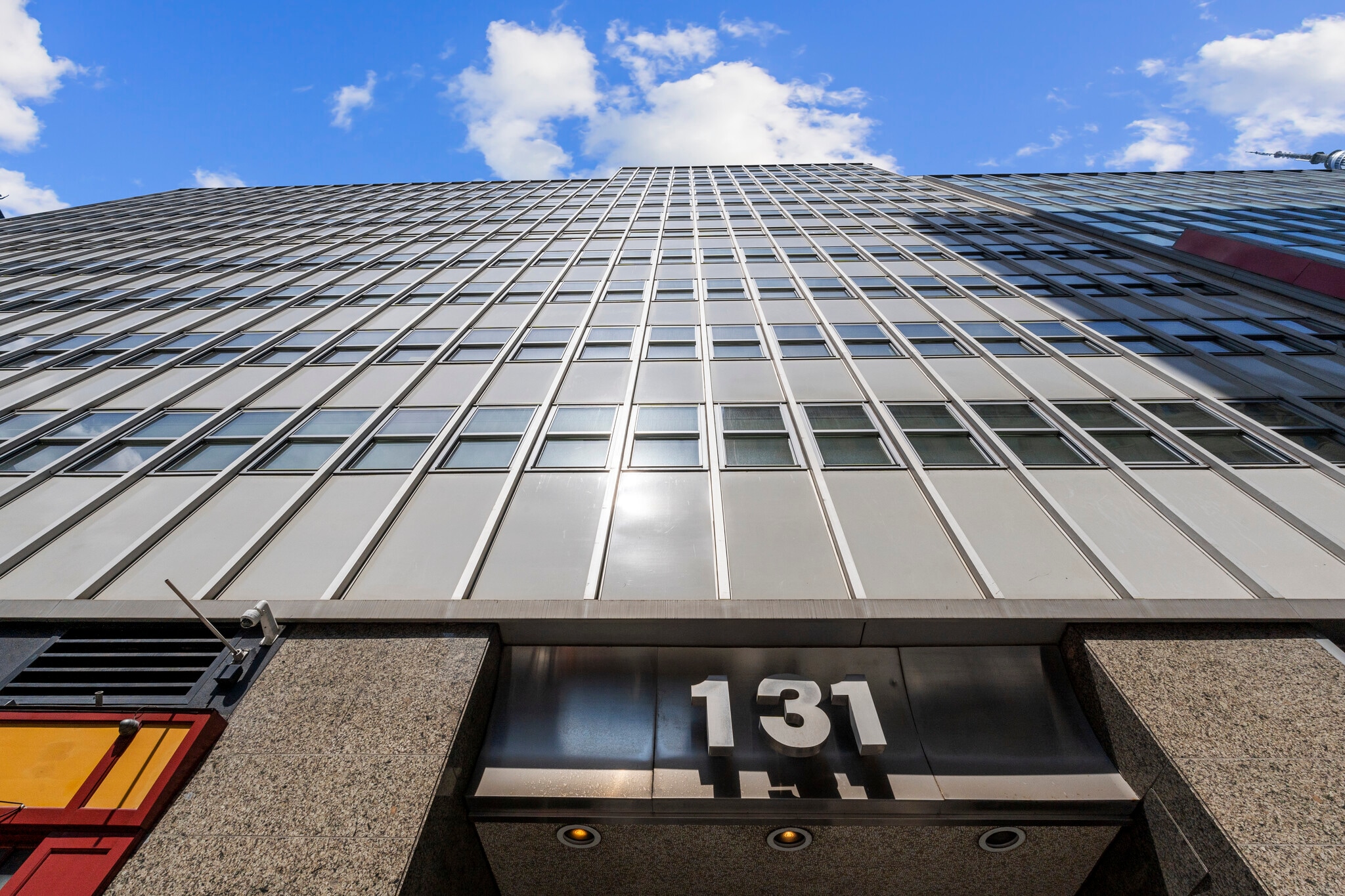 131 W 33rd St, New York, NY à louer Photo du bâtiment- Image 1 de 2