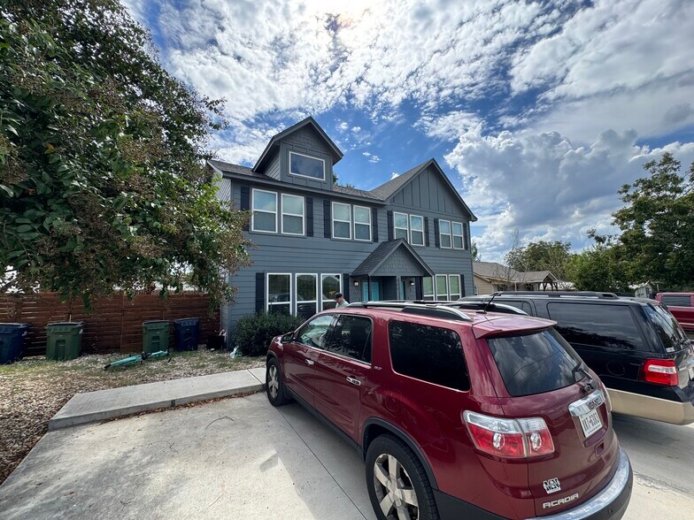 809 Northington St, Burnet, TX à vendre - Photo du bâtiment - Image 2 de 7