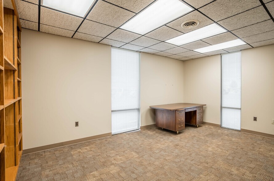 212 W National Rd, Vandalia, OH à vendre - Photo intérieure - Image 3 de 12