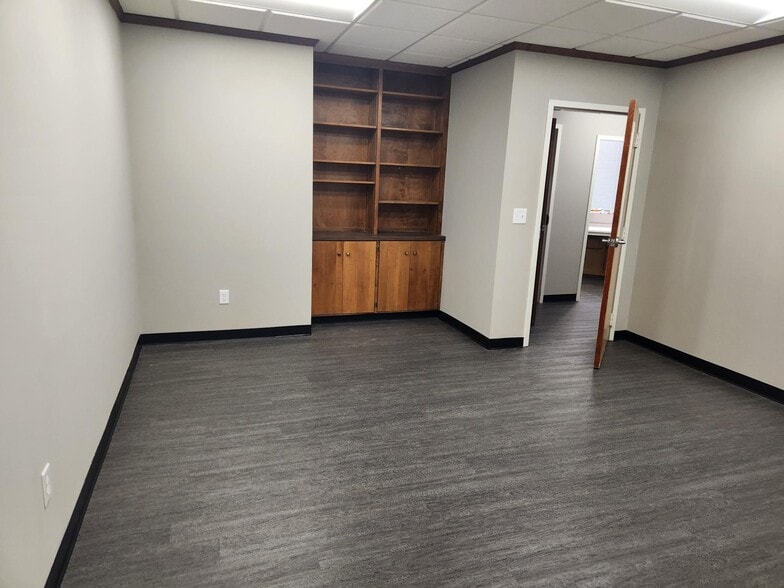 2531 Center West Pky, Augusta, GA à louer - Photo du bâtiment - Image 2 de 21