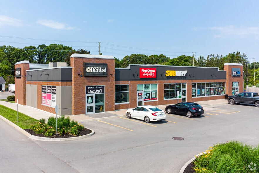 5913 Perth St, Ottawa, ON for lease - Primary Photo - Image 1 of 3