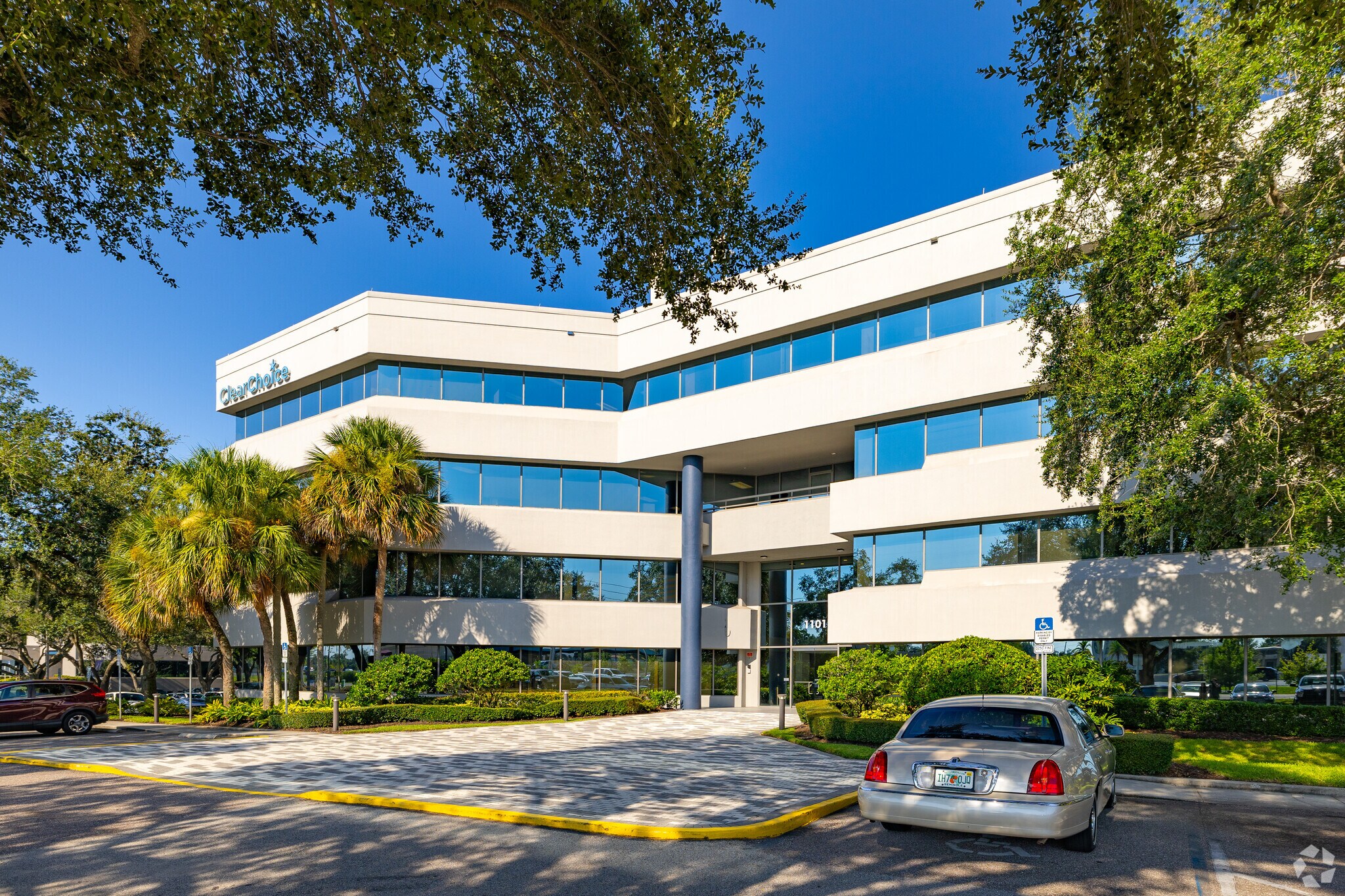 1101 N Lake Destiny Dr, Maitland, FL à louer Photo principale- Image 1 de 23