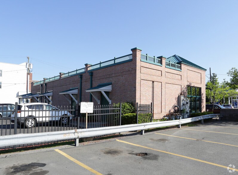 1066 Madison Ave, Albany, NY à louer - Photo du bâtiment - Image 2 de 15