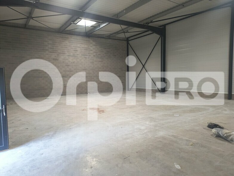 Flex in Reims for lease - Building Photo - Image 3 of 3