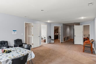 412 Cambridge St, Fredericksburg, VA for lease Interior Photo- Image 2 of 7