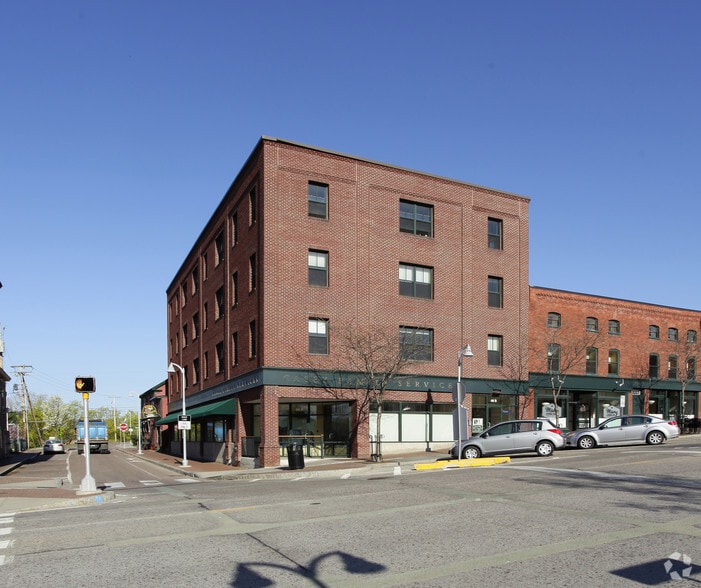 46 Main St, Winooski, VT for lease - Primary Photo - Image 1 of 3