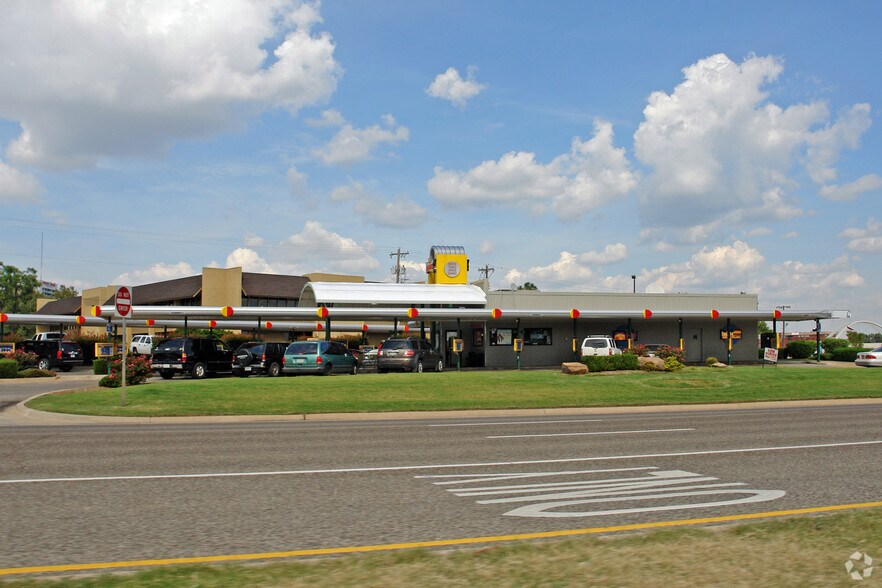 3015 Northwest Expy, Oklahoma City, OK à vendre - Photo principale - Image 1 de 2