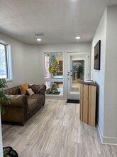 8600 W 95th St, Overland Park, KS for lease Interior Photo- Image 2 of 3