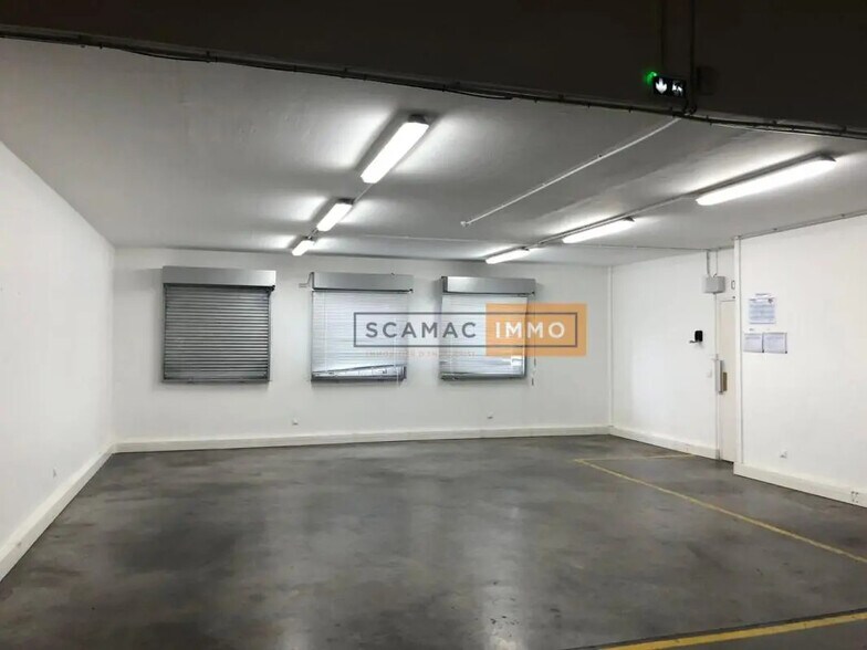 Office in Gennevilliers for lease - Interior Photo - Image 3 of 7