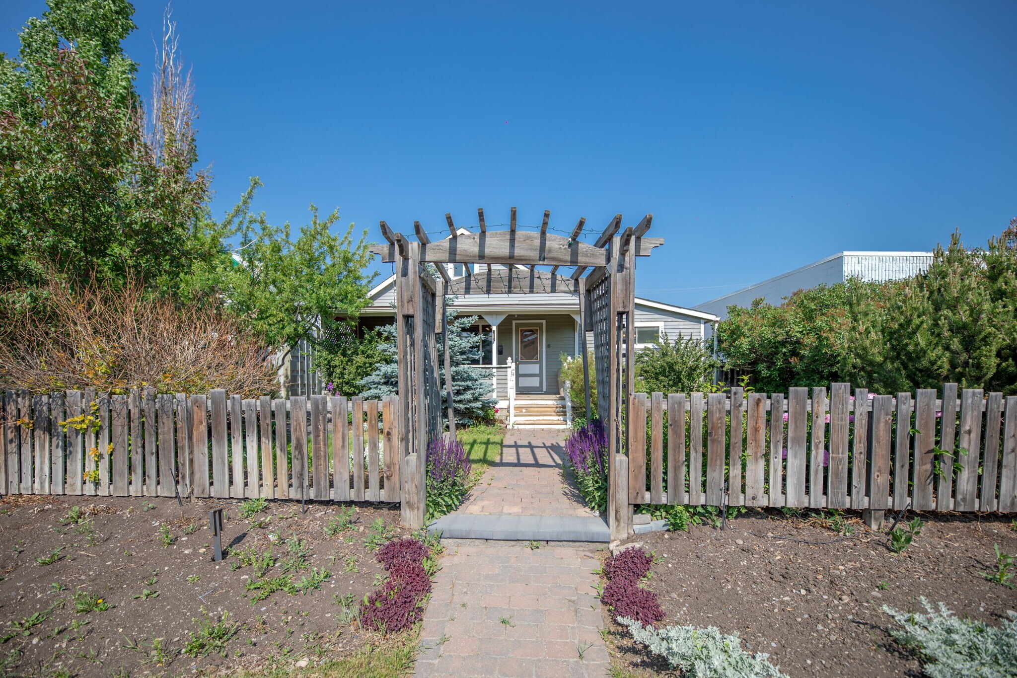 125 River Av, Cochrane, AB à louer Photo du bâtiment- Image 1 de 45