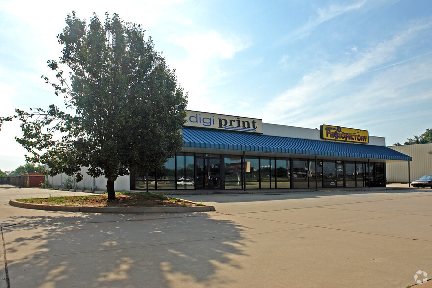 4220-4222 N May Ave, Oklahoma City, OK for lease - Building Photo - Image 3 of 9