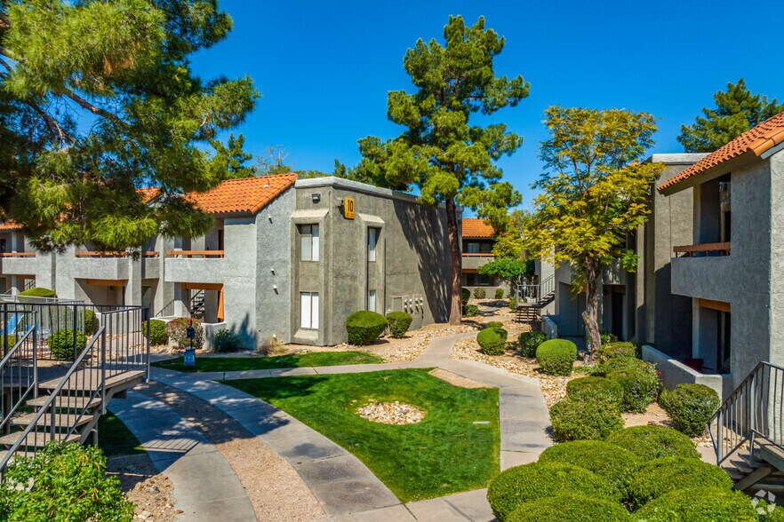 8530 N 22nd Ave, Phoenix, AZ à vendre - Photo du bâtiment - Image 1 de 37