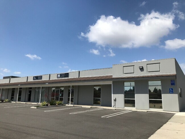 Plus de détails pour 2217-2231 S Grand Ave, Santa Ana, CA - Industriel à louer