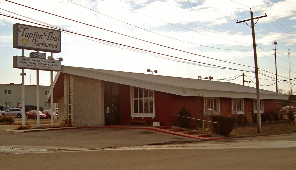 2949 S Kansas Ave, Topeka, KS à louer - Photo principale - Image 1 de 9