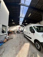 Local d'activités dans Persan à vendre Photo intérieure- Image 2 de 28