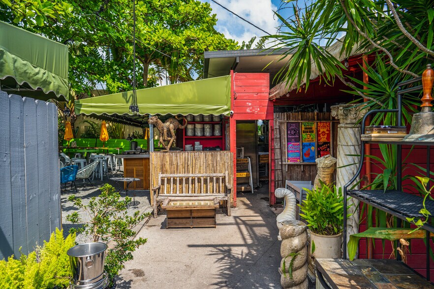 701-709 NE 79th St, Miami, FL à vendre - Photo du bâtiment - Image 3 de 38