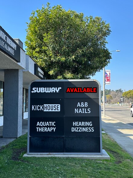 4126-4470 Katella Ave, Los Alamitos, CA à louer - Photo du bâtiment - Image 3 de 7