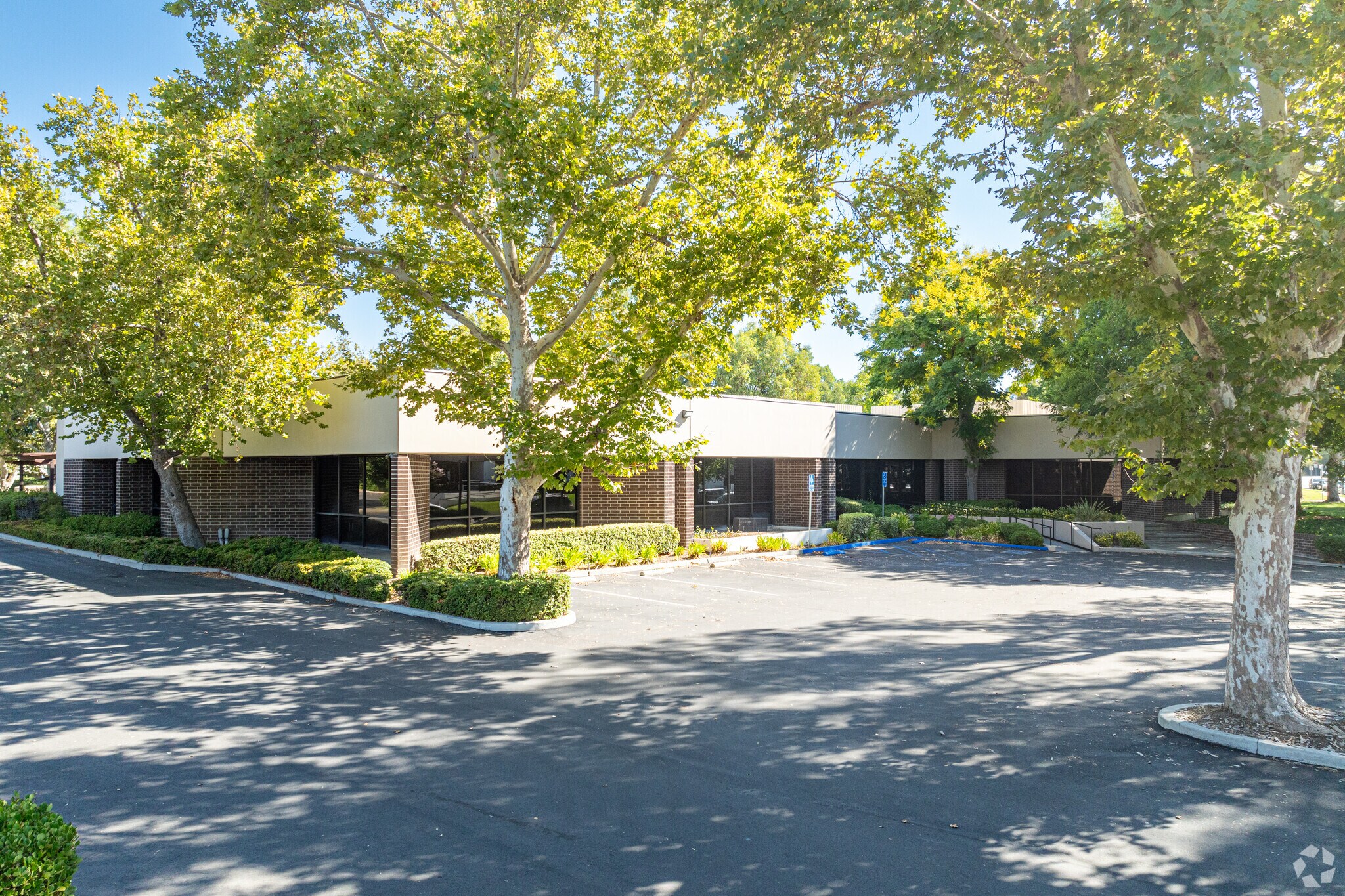 21155 Califa St, Woodland Hills, CA for sale Primary Photo- Image 1 of 8