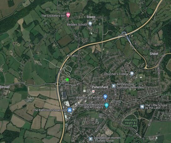 Winchester Rd, Petersfield à vendre - Photo du bâtiment - Image 2 de 4