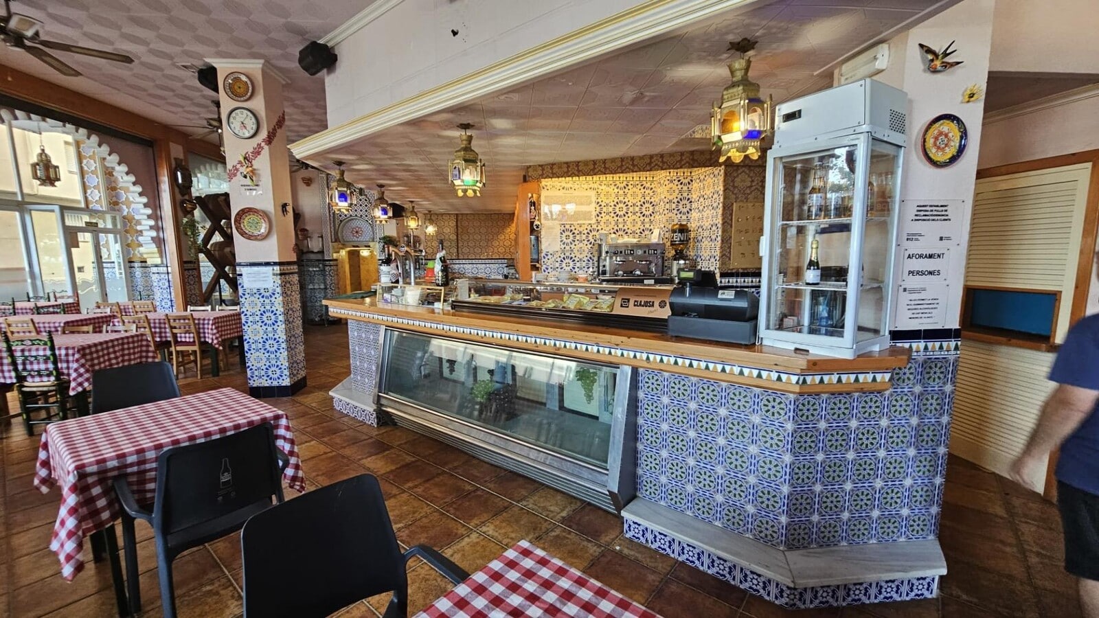 Pineda de Mar, BAR 08397 - Unit 1 -  - Interior Photo - Image 2 of 18