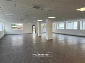 Flex in Saint-Priest for sale Interior Photo- Image 1 of 2