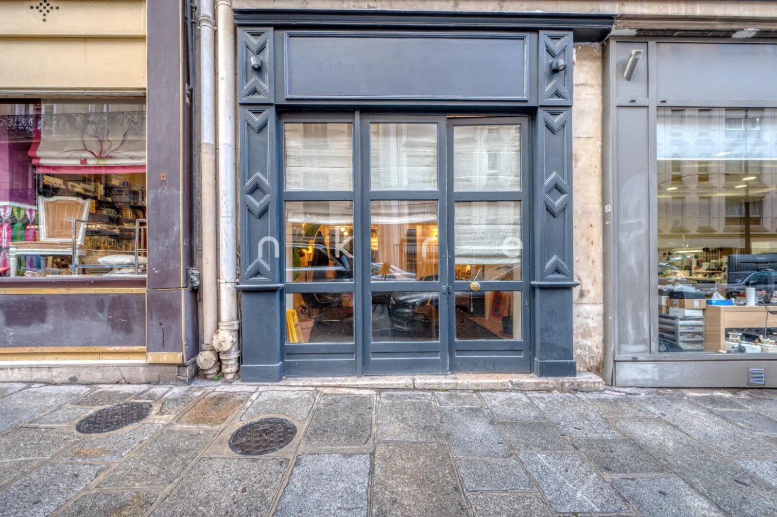 Retail in Paris for lease Building Photo- Image 1 of 14