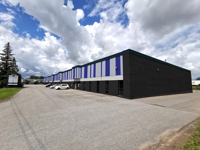 1117-1141 Newmarket St, Ottawa, ON à louer - Photo du bâtiment - Image 3 de 3