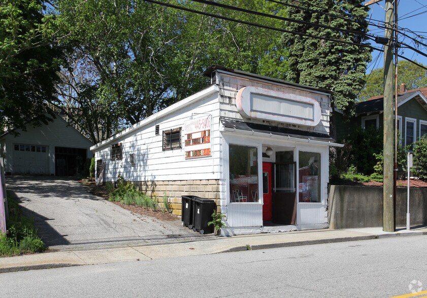 233 Poquonnock Rd, Groton, CT à vendre - Photo du bâtiment - Image 2 de 3