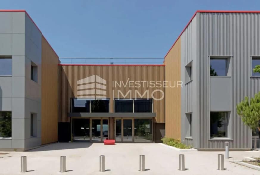 Office in Le Blanc-Mesnil for lease - Building Photo - Image 3 of 5
