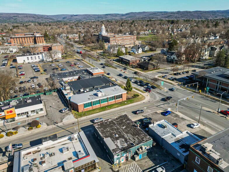 21-25 1st St, Pittsfield, MA à vendre - Photo du bâtiment - Image 3 de 8