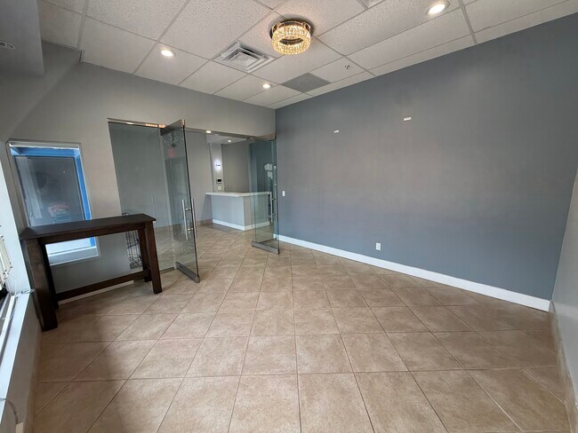 More details for 621 Lake Ave, Lake Worth Beach, FL - Retail for Lease