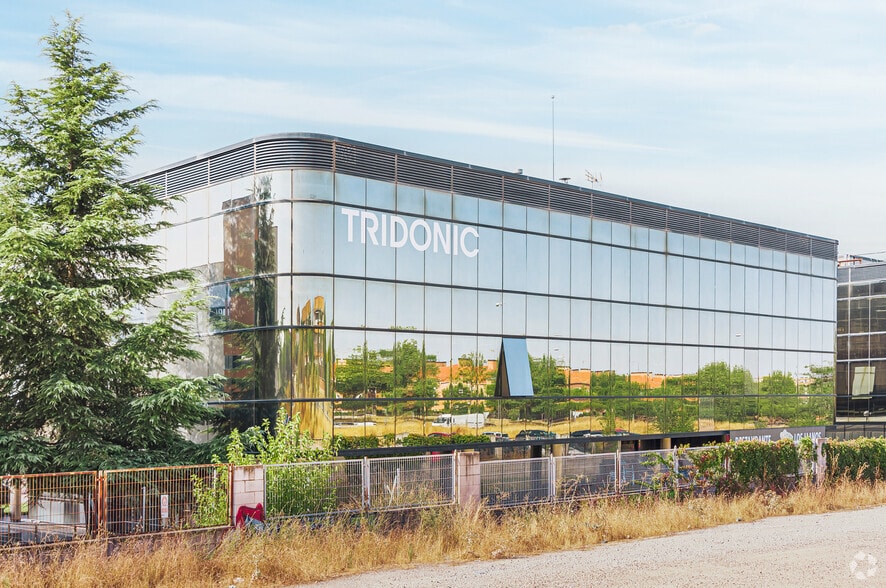 Calle Carpinteros, 8, Villaviciosa de Odón, Madrid for lease - Building Photo - Image 1 of 7