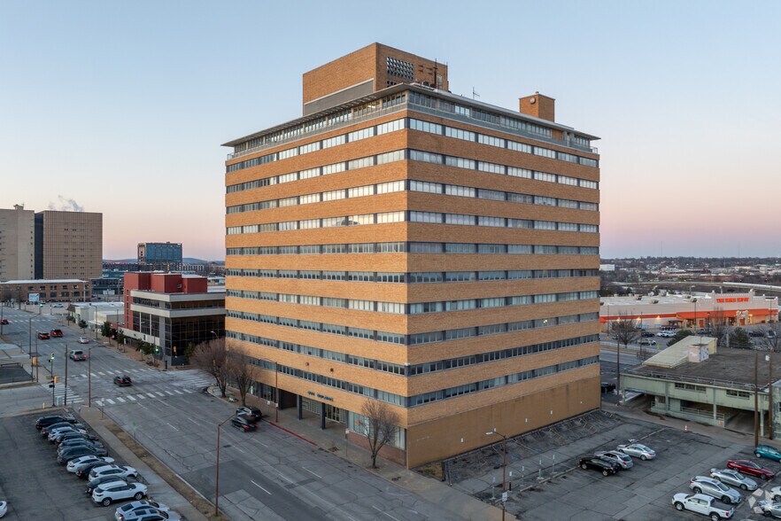 907 S Detroit Ave, Tulsa, OK à vendre - Photo principale - Image 1 de 11