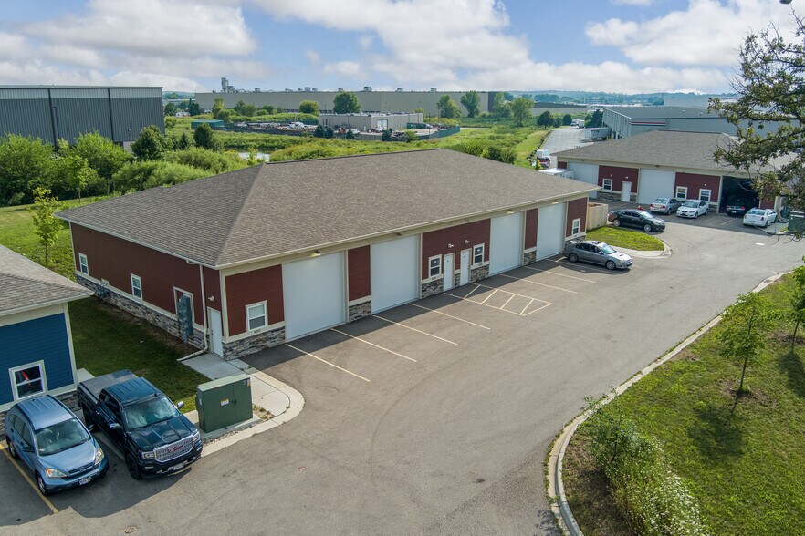 4323 Duraform Ln, Windsor, WI à vendre - Photo intérieure - Image 1 de 29