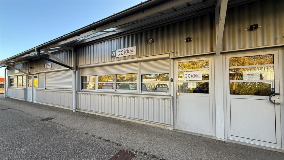 Industrial in Tossiat for lease - Building Photo - Image 2 of 10