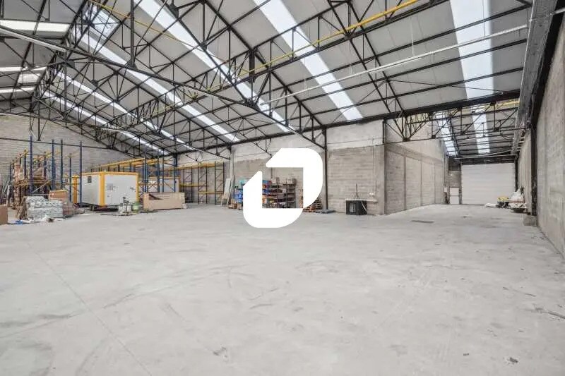 Office in Gennevilliers for lease - Interior Photo - Image 2 of 3