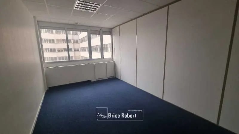 Bureau dans Lyon à louer - Photo du bâtiment - Image 3 de 24