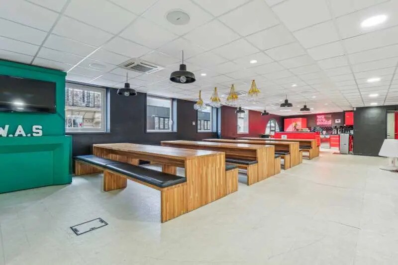 Bureau dans Paris à louer - Photo du bâtiment - Image 3 de 13