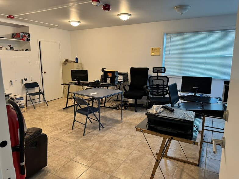 3236 Rennie Smith Dr, Chicago Heights, IL for lease - Interior Photo - Image 3 of 8