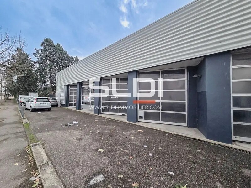 Office in Vénissieux for lease Building Photo- Image 1 of 9